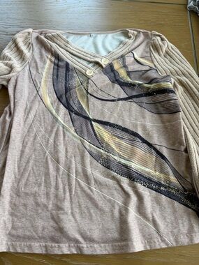 Women’s Beige Long Sleeve Accent Print Top